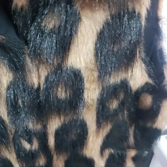 Jamie Sadock Faux Fur Vest - Picture 8 of 9